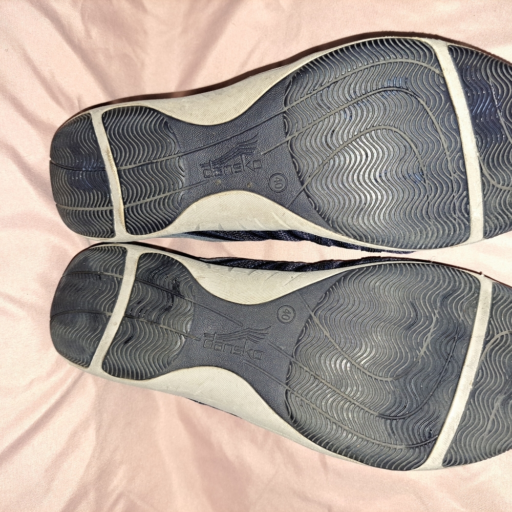 Shoes - Picture 5 of 8
